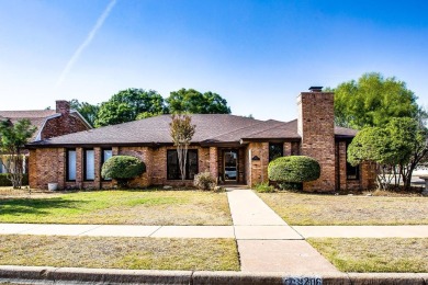 This charming 4-bedroom, 3-bathroom home, located near Lakeridge on LakeRidge Country Club in Texas - for sale on GolfHomes.com, golf home, golf lot