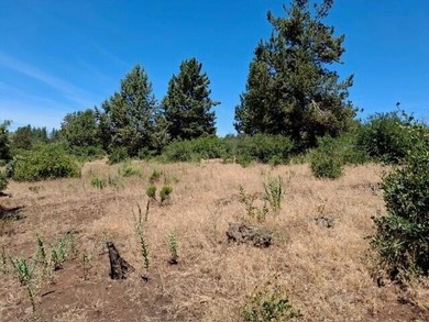 Beautiful .77-acre lot in the Running Y Ranch Resort with on Running Y Ranch Resort in Oregon - for sale on GolfHomes.com, golf home, golf lot