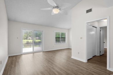 Welcome to this charming 2-bedroom, 2-bath ranch-style patio on Heron Point Golf Club in South Carolina - for sale on GolfHomes.com, golf home, golf lot