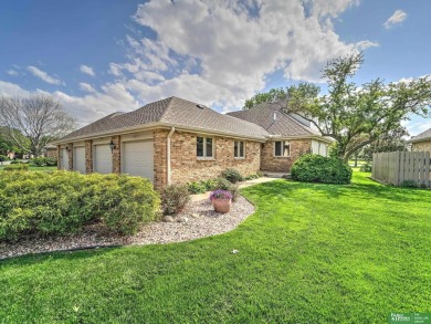 Dawn Grimshaw, M: , dgrimshaw,   - Beautiful condo in the gated on Oak Hills Country Club in Nebraska - for sale on GolfHomes.com, golf home, golf lot