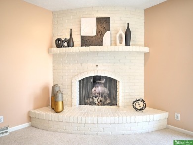 Dawn Grimshaw, M: , dgrimshaw,   - Beautiful condo in the gated on Oak Hills Country Club in Nebraska - for sale on GolfHomes.com, golf home, golf lot