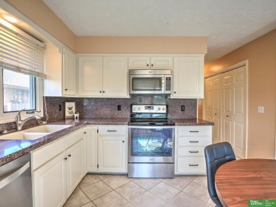 Dawn Grimshaw, M: , dgrimshaw,   - Beautiful condo in the gated on Oak Hills Country Club in Nebraska - for sale on GolfHomes.com, golf home, golf lot