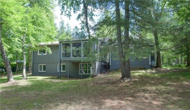 Adorably updated Rambler located in Voyager Village! This on Voyager Village Country Club - Voyager in Wisconsin - for sale on GolfHomes.com, golf home, golf lot