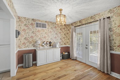 Welcome home to 29 Woodhill Place, tucked away on a quiet street on Houndslake Country Club in South Carolina - for sale on GolfHomes.com, golf home, golf lot