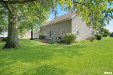 Come take a look at this move in ready, 4 (possibly 5) bedroom on Maple Lane Country Club in Illinois - for sale on GolfHomes.com, golf home, golf lot