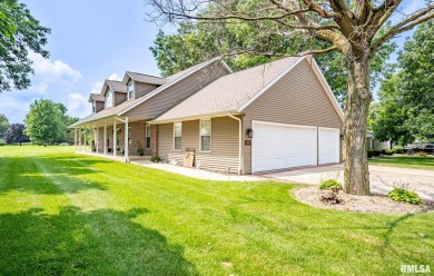 Come take a look at this move in ready, 4 (possibly 5) bedroom on Maple Lane Country Club in Illinois - for sale on GolfHomes.com, golf home, golf lot