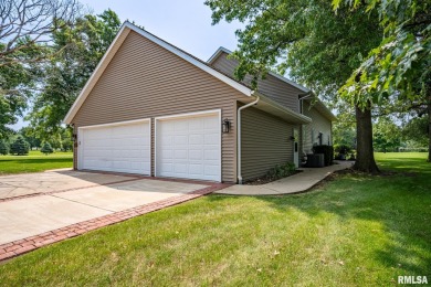 Come take a look at this move in ready, 4 (possibly 5) bedroom on Maple Lane Country Club in Illinois - for sale on GolfHomes.com, golf home, golf lot