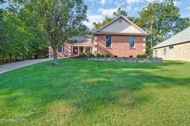 WOW! Looking for PERFECTION?! This elegant ranch home is located on Heatherhurst Golf Course in Tennessee - for sale on GolfHomes.com, golf home, golf lot