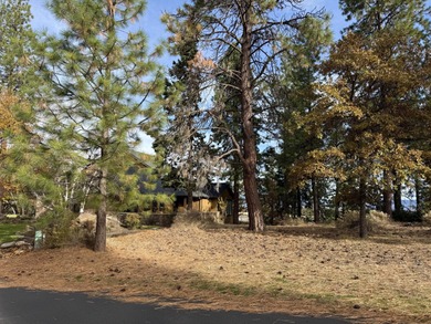 Experience the best of Oregon's high-country living on this on Running Y Ranch Resort in Oregon - for sale on GolfHomes.com, golf home, golf lot