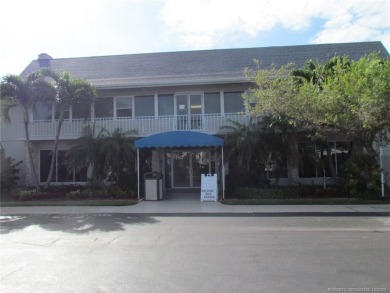 Come live the Florida lifestyle in this cozy, 1 bedroom, 1.5 on Island Dunes Country Club in Florida - for sale on GolfHomes.com, golf home, golf lot