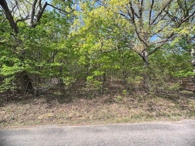 Don't miss your chance to see this wonderful upsloping lot in on Holiday Island Executive Golf Course in Arkansas - for sale on GolfHomes.com, golf home, golf lot