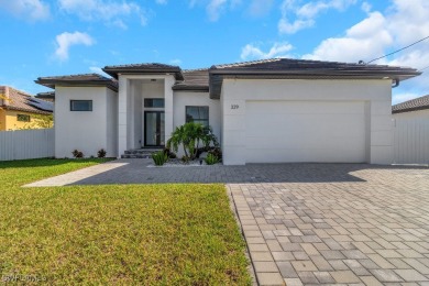 SELLER MOTIVATED and offering $5,000 towards Buyer Closing Cost! on Palmetto-Pine Country Club in Florida - for sale on GolfHomes.com, golf home, golf lot