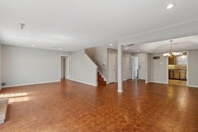 Welcome home! This stunning 3-bedroom condo, complete with an on Stevens Park Golf Course in Texas - for sale on GolfHomes.com, golf home, golf lot