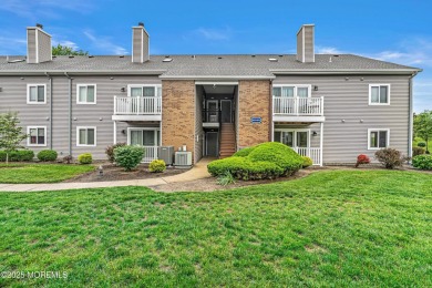 Move in ready 1 bedroom 1 bathroom Plainsboro Condominium with on Meadows At Middlesex in New Jersey - for sale on GolfHomes.com, golf home, golf lot