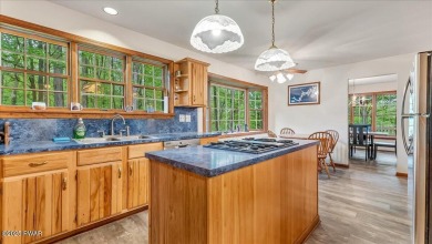 Tanglwood Lakes meticulous 3 Bedroom/2.5 Bath Ranch home.  This on Paupack Hills Golf and Country Club in Pennsylvania - for sale on GolfHomes.com, golf home, golf lot