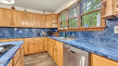 Tanglwood Lakes meticulous 3 Bedroom/2.5 Bath Ranch home.  This on Paupack Hills Golf and Country Club in Pennsylvania - for sale on GolfHomes.com, golf home, golf lot