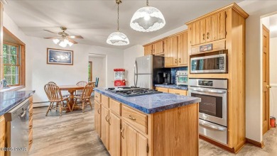 Tanglwood Lakes meticulous 3 Bedroom/2.5 Bath Ranch home.  This on Paupack Hills Golf and Country Club in Pennsylvania - for sale on GolfHomes.com, golf home, golf lot