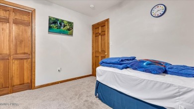 Tanglwood Lakes meticulous 3 Bedroom/2.5 Bath Ranch home.  This on Paupack Hills Golf and Country Club in Pennsylvania - for sale on GolfHomes.com, golf home, golf lot