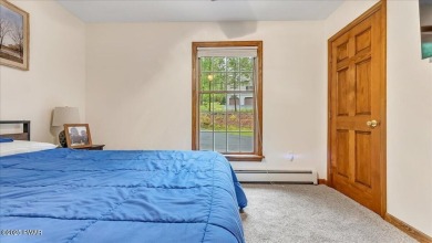 Tanglwood Lakes meticulous 3 Bedroom/2.5 Bath Ranch home.  This on Paupack Hills Golf and Country Club in Pennsylvania - for sale on GolfHomes.com, golf home, golf lot