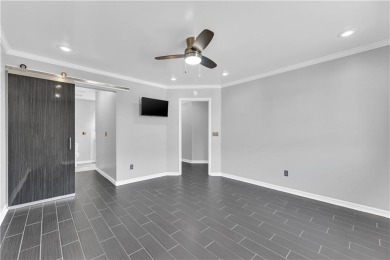 Completely remodeled and move-in ready! Stunning Condo nestled on Pinnacle Country Club in Arkansas - for sale on GolfHomes.com, golf home, golf lot