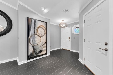 Completely remodeled and move-in ready! Stunning Condo nestled on Pinnacle Country Club in Arkansas - for sale on GolfHomes.com, golf home, golf lot