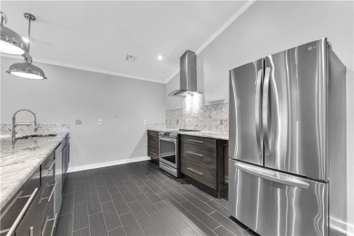 Completely remodeled and move-in ready! Stunning Condo nestled on Pinnacle Country Club in Arkansas - for sale on GolfHomes.com, golf home, golf lot