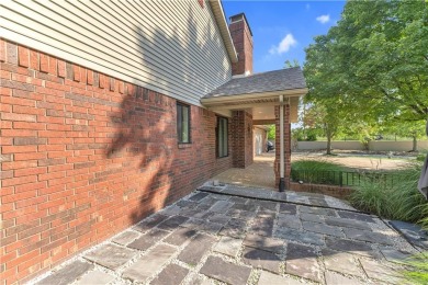 Completely remodeled and move-in ready! Stunning Condo nestled on Pinnacle Country Club in Arkansas - for sale on GolfHomes.com, golf home, golf lot
