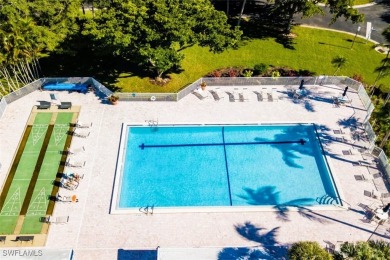 Beautiful TURNKEY FURNISHED 2 Bedroom + Spacious Den Condo in on The Landings Yacht, Golf and Tennis Club in Florida - for sale on GolfHomes.com, golf home, golf lot