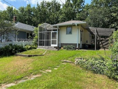 Welcome to Como! The home is with in walkable distance to the on Como Golf Course in Minnesota - for sale on GolfHomes.com, golf home, golf lot