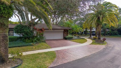 PRICED TO MOVE!  Large 5/3 on a beautifully landscaped and quiet on The Club at Emerald Hills in Florida - for sale on GolfHomes.com, golf home, golf lot