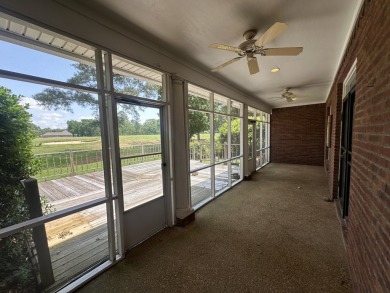 Welcome to this beautifully laid-out 2-bedroom, 2-bathroom home on Colonial Country Club Deerfield in Mississippi - for sale on GolfHomes.com, golf home, golf lot
