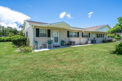 Your Florida getaway awaits! Do not miss out on this END UNIT in on Rolling Green Golf Course in Florida - for sale on GolfHomes.com, golf home, golf lot