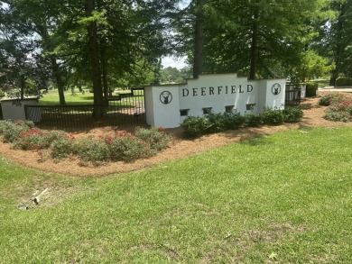 Welcome to this beautifully laid-out 2-bedroom, 2-bathroom home on Colonial Country Club Deerfield in Mississippi - for sale on GolfHomes.com, golf home, golf lot