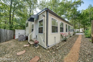 This spacious Park Model in Holiday Out had been completely on Lake Tansi Village Country Club in Tennessee - for sale on GolfHomes.com, golf home, golf lot