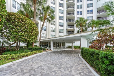 Experience coastal living at its finest in this fully updated on Palm Beach Par-3 Golf Course in Florida - for sale on GolfHomes.com, golf home, golf lot