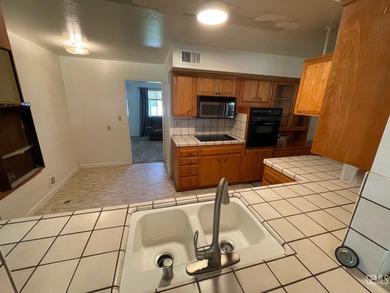 Beautiful 3 bedroom home on Sundale Golf Course. Kern City on Sundale Country Club in California - for sale on GolfHomes.com, golf home, golf lot