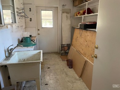 Beautiful 3 bedroom home on Sundale Golf Course. Kern City on Sundale Country Club in California - for sale on GolfHomes.com, golf home, golf lot