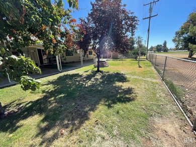 Beautiful 3 bedroom home on Sundale Golf Course. Kern City on Sundale Country Club in California - for sale on GolfHomes.com, golf home, golf lot