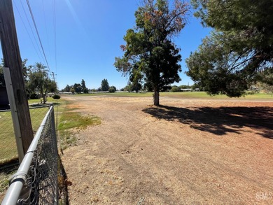 Beautiful 3 bedroom home on Sundale Golf Course. Kern City on Sundale Country Club in California - for sale on GolfHomes.com, golf home, golf lot