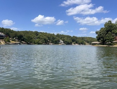 245 feet of Lake Windsor shoreline, 1.91 acres, & only minutes on Bella Vista Country Club - Berksdale in Arkansas - for sale on GolfHomes.com, golf home, golf lot