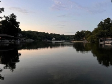245 feet of Lake Windsor shoreline, 1.91 acres, & only minutes on Bella Vista Country Club - Berksdale in Arkansas - for sale on GolfHomes.com, golf home, golf lot