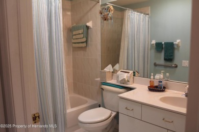 3/2/2 Silverthorn Villa on Golf Course--2064 on Silverthorn Country Club in Florida - for sale on GolfHomes.com, golf home, golf lot