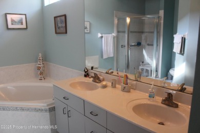3/2/2 Silverthorn Villa on Golf Course--2064 on Silverthorn Country Club in Florida - for sale on GolfHomes.com, golf home, golf lot