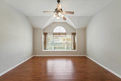 Welcome to this charming 4 bed, 2 bath home in the heart of on Oakmont Country Club in Texas - for sale on GolfHomes.com, golf home, golf lot