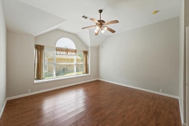 Welcome to this charming 4 bed, 2 bath home in the heart of on Oakmont Country Club in Texas - for sale on GolfHomes.com, golf home, golf lot