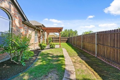 Welcome to this charming 4 bed, 2 bath home in the heart of on Oakmont Country Club in Texas - for sale on GolfHomes.com, golf home, golf lot