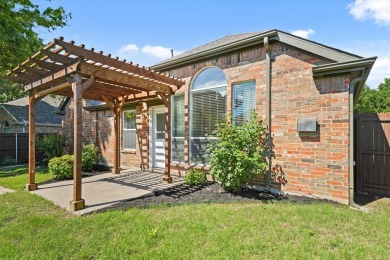 Welcome to this charming 4 bed, 2 bath home in the heart of on Oakmont Country Club in Texas - for sale on GolfHomes.com, golf home, golf lot