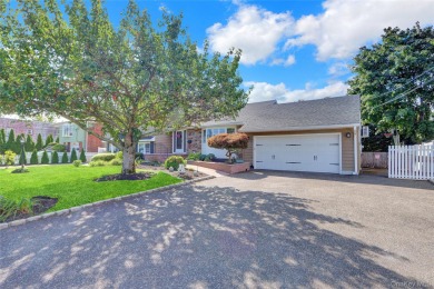 THIS FALL, DONT STALL- THIS SPLIT LEVEL HAS IT ALL...WELCOME TO on Peninsula Golf Club in New York - for sale on GolfHomes.com, golf home, golf lot