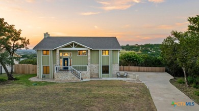 Beautifully updated 3 bedroom, 2.5 bathroom home on a large on Lago Vista Golf Club in Texas - for sale on GolfHomes.com, golf home, golf lot