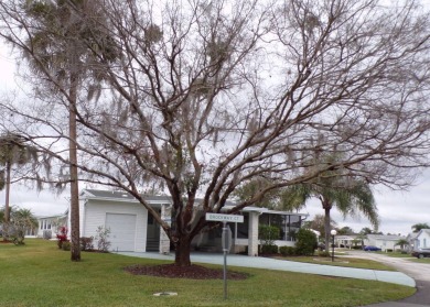 Here is a 2 bedroom, very nice (Large Corner Lot) Home with on Schalamar Creek Golf and Country Club in Florida - for sale on GolfHomes.com, golf home, golf lot